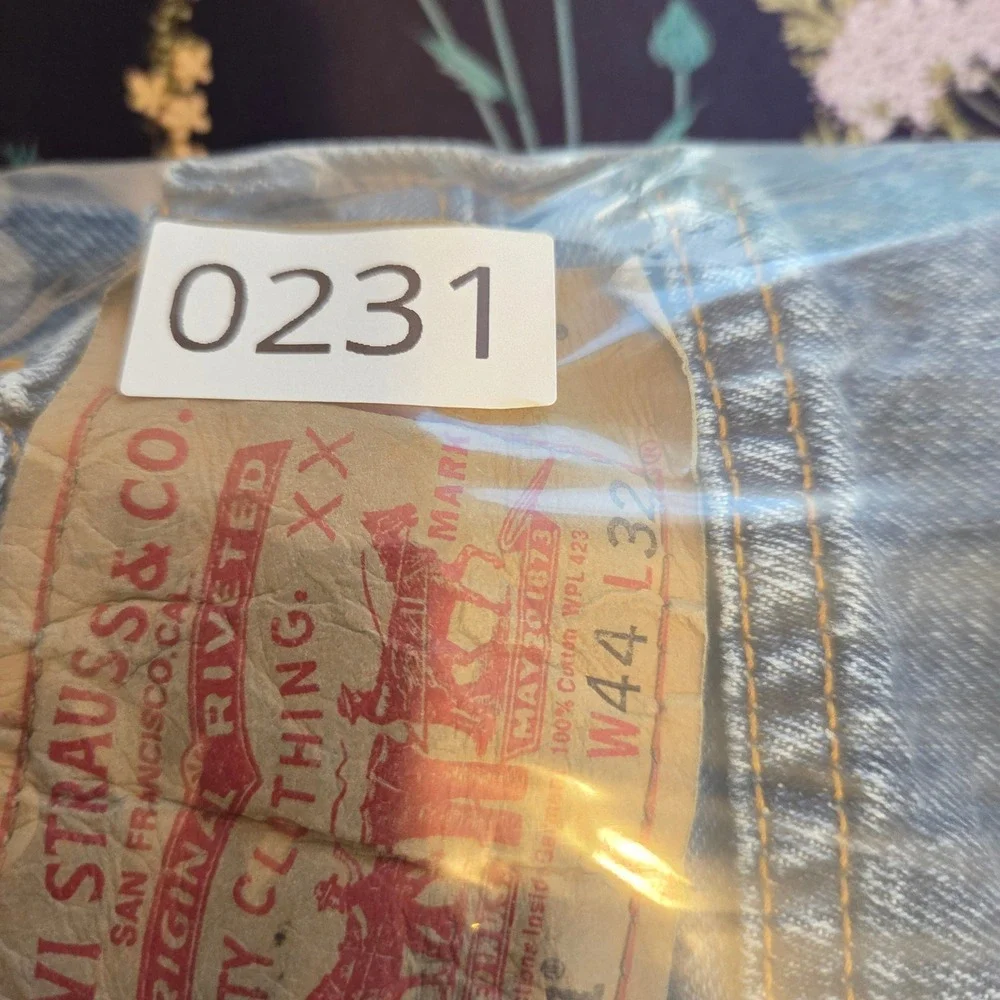 Levis 501‎ Original Straight Fit Mens Blue Jeans Medium Wash Button Fly